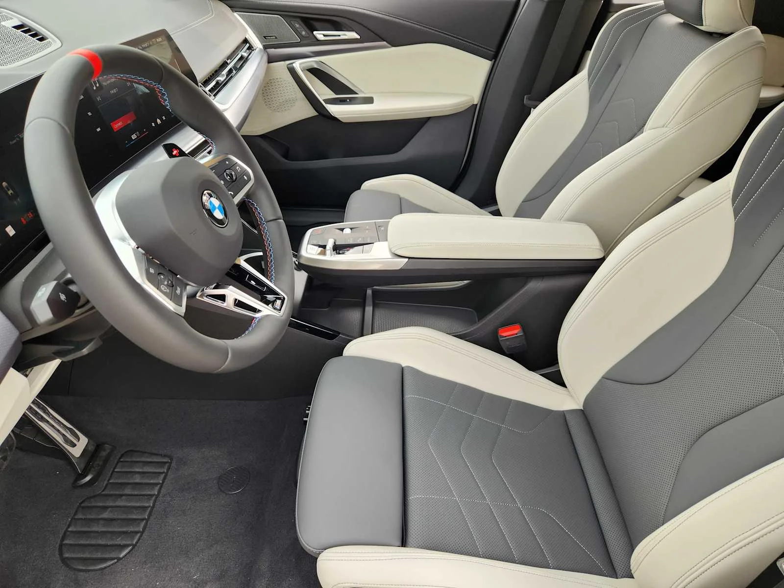 New 2027 Alpine White BMW M35i image 4