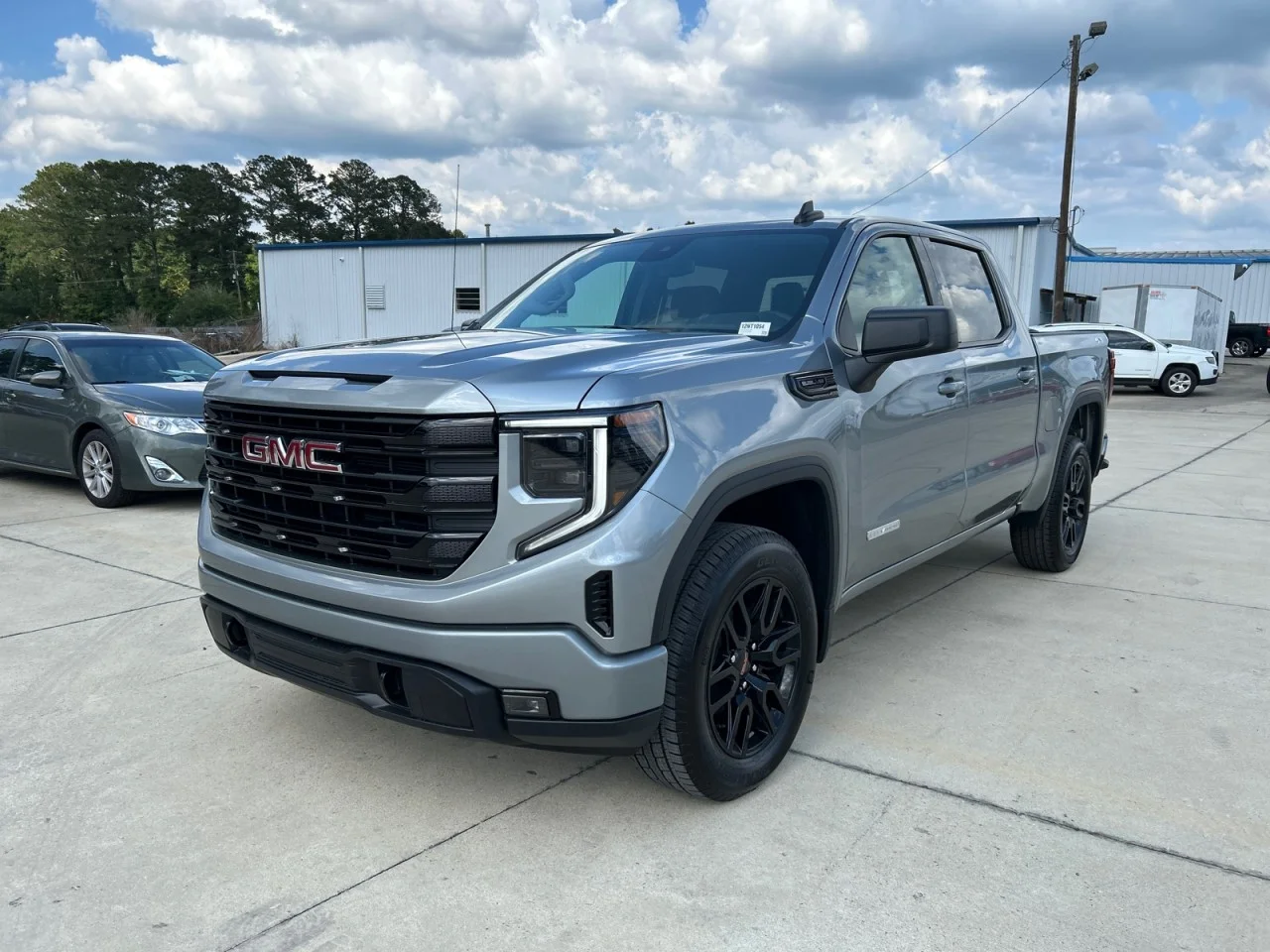 2026 GMC Sierra 4WD Crew Cab Short Box Elevation's photo
