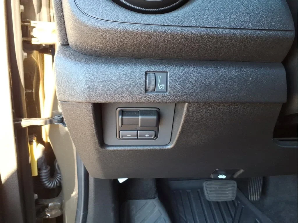 Used 2025 Brown Chevrolet Trail Boss image 19