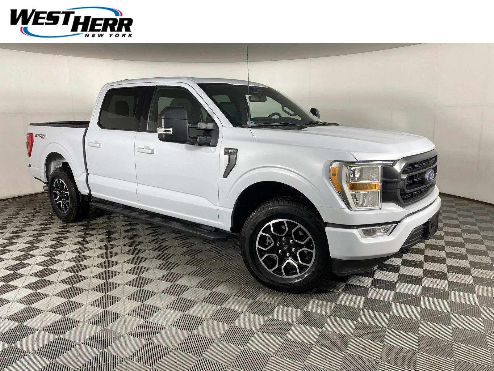 Used 2022 Space White Ford  image 1