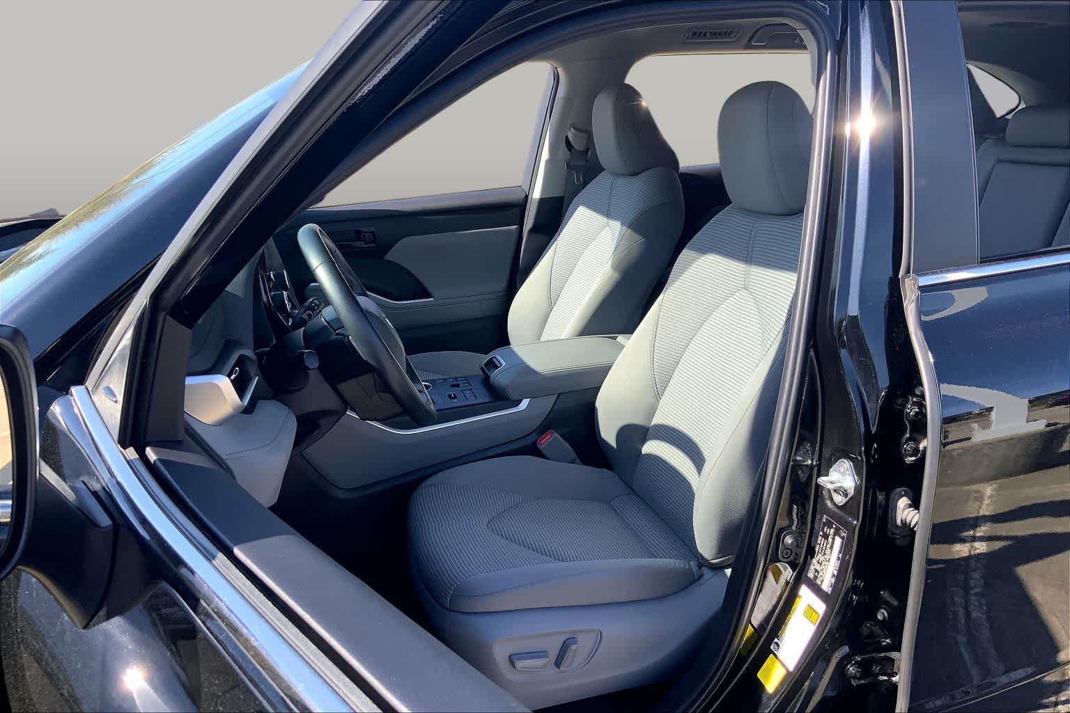 Used 2023 Midnight Black Metallic Toyota LE image 14