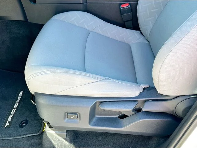 Used 2025 White Toyota SR5 image 18