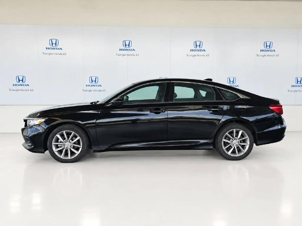 Used 2022 Black Honda LX image 3
