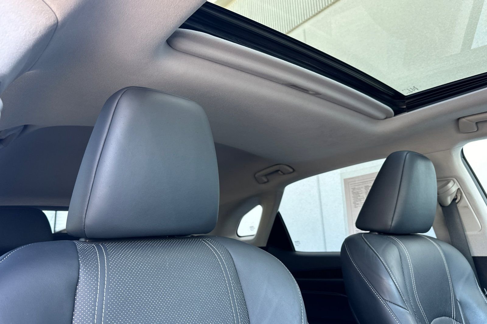 Used 2019 Silver Lexus 350 image 17