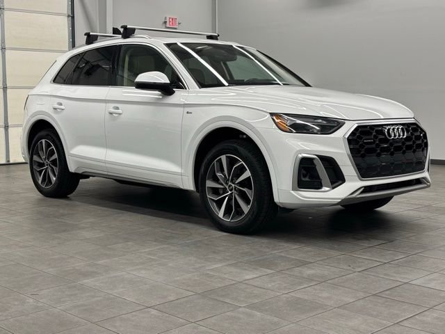2024 Audi Q5 45 Premium Plus's photo