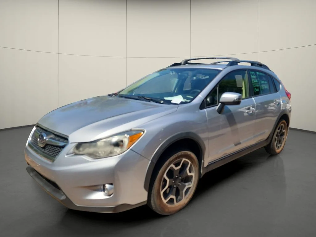 Used 2015 Silver Subaru 2.0i Limited image 3