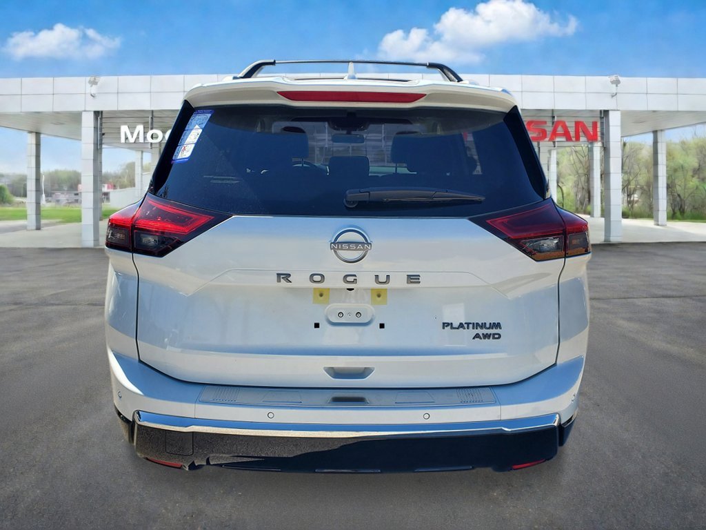 New 2026 Everest White Pearl TriCoat Nissan Platinum image 4