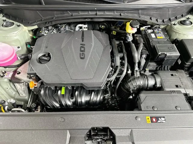 New 2027 Green Hyundai SE image 22
