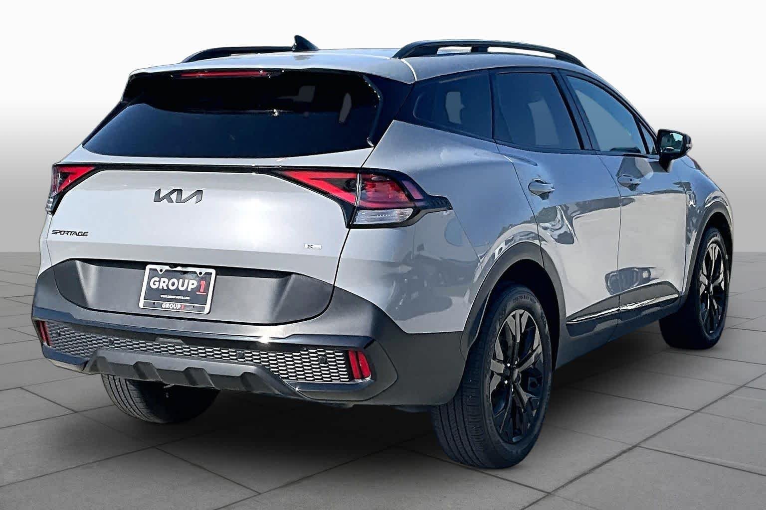 Certified Used 2025 Wolf Gray Kia X-Line image 12