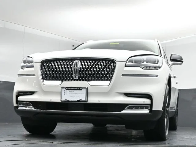 Used 2024 White Lincoln Reserve image 41