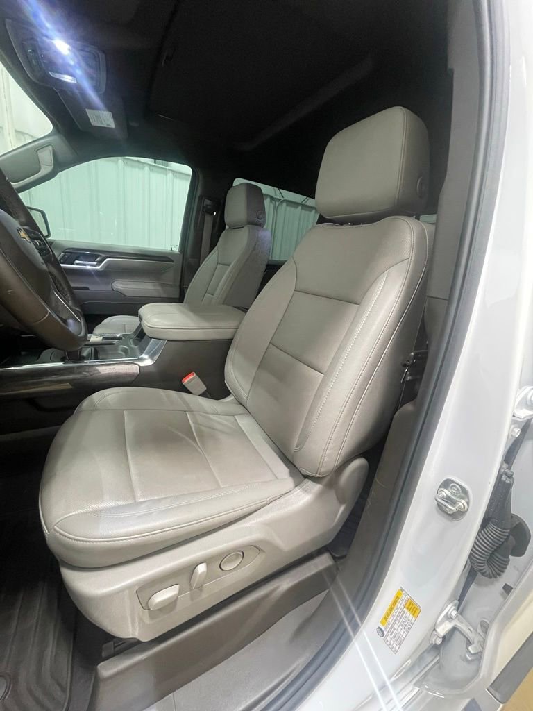 2025 Chevrolet Silverado 1500 LTZ - Photo 8