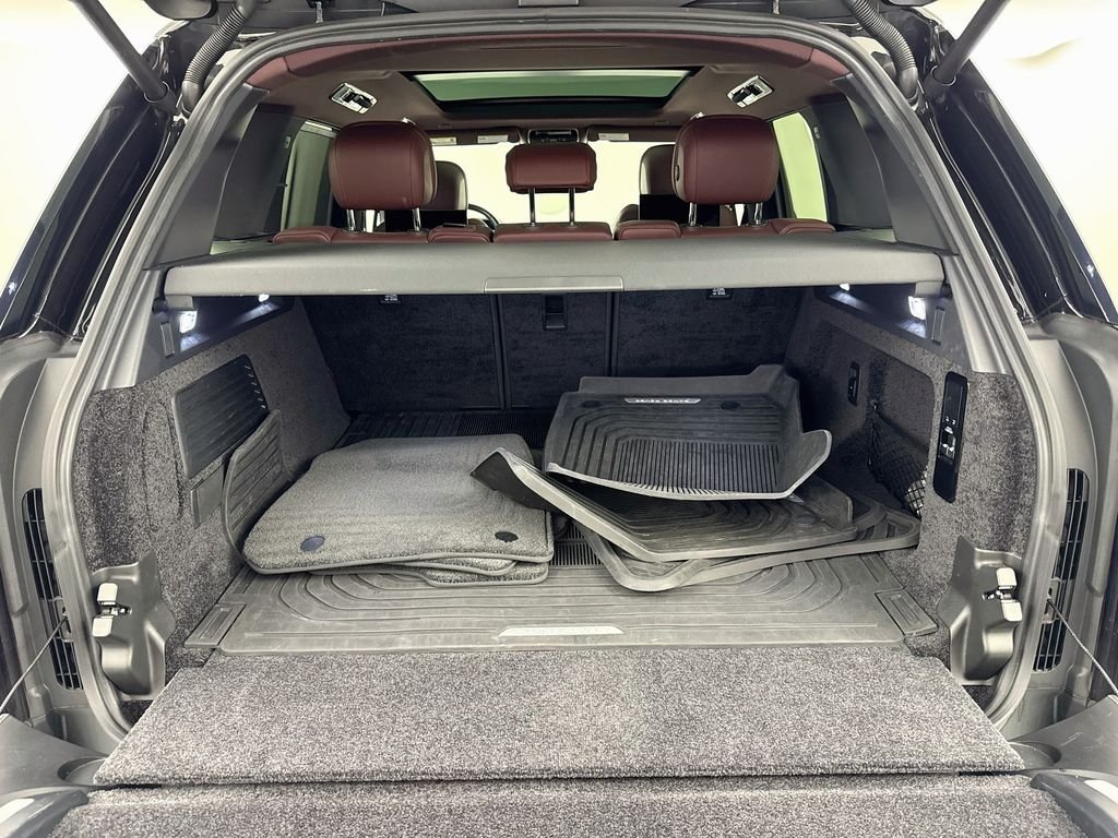 Certified Used 2024 Black Land Rover SE image 28
