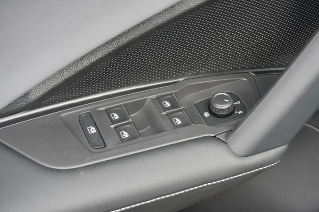 New 2026 Platinum Gray Metallic Volkswagen SE image 17