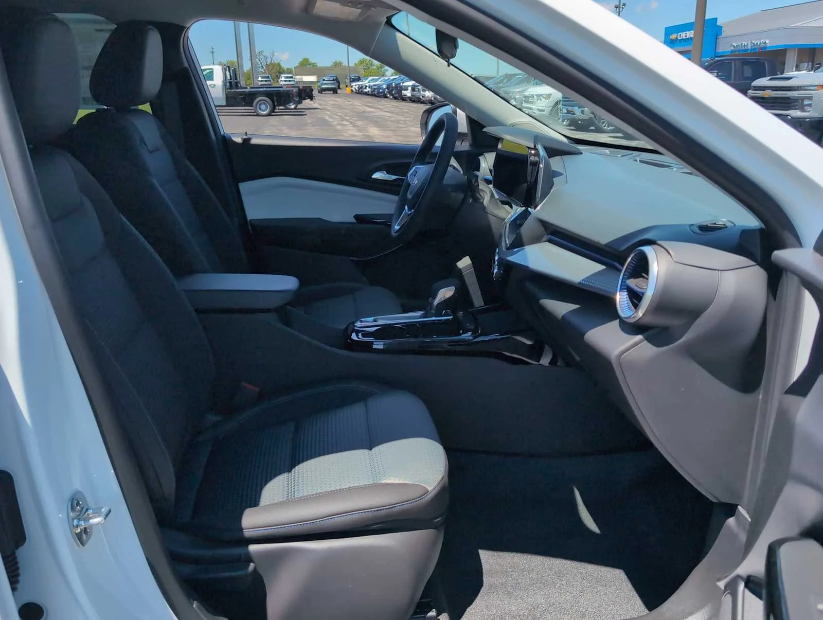 2026 Chevrolet Trax LT - Photo 26