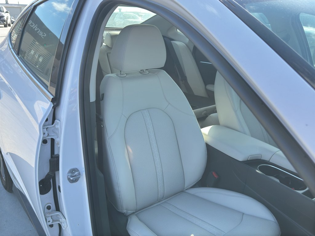 2025 Hyundai Sonata Hybrid Limited - Photo 32