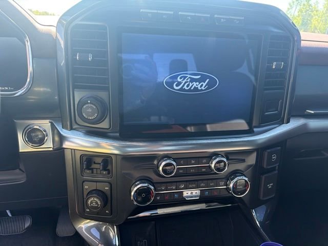 Used 2022 Black Metallic Ford Lariat image 7