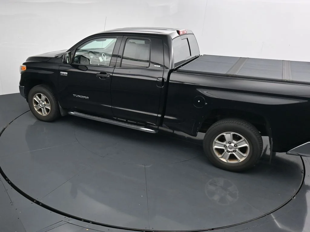Used 2017 Black Toyota SR5 image 12
