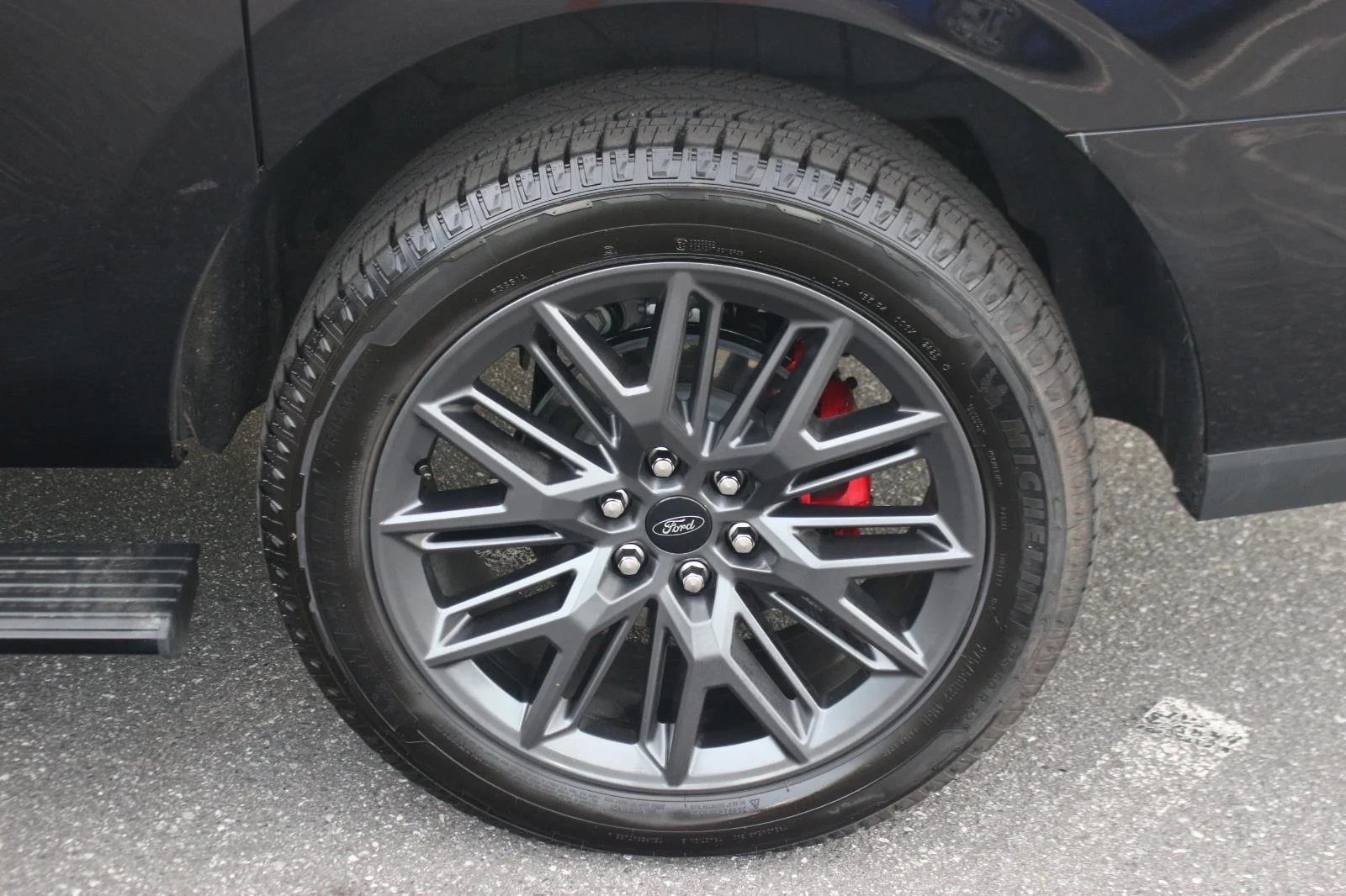 Used 2025 Black Ford Platinum image 44