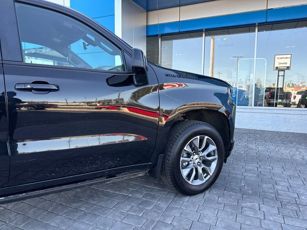 Used 2021 BLACK Chevrolet RST image 12