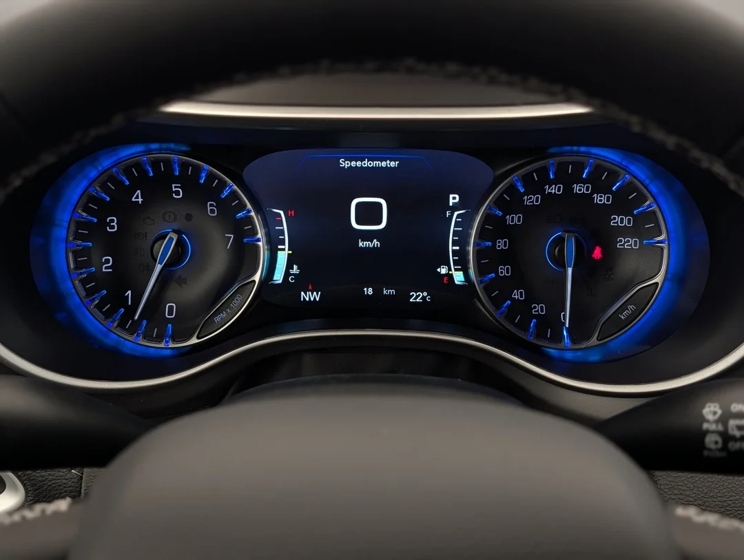 New 2027 White Chrysler Select - - AWD - 3.6L Pentastar V6 - Adaptive Cruise Control - Blind Spot Monitor & More! image 19