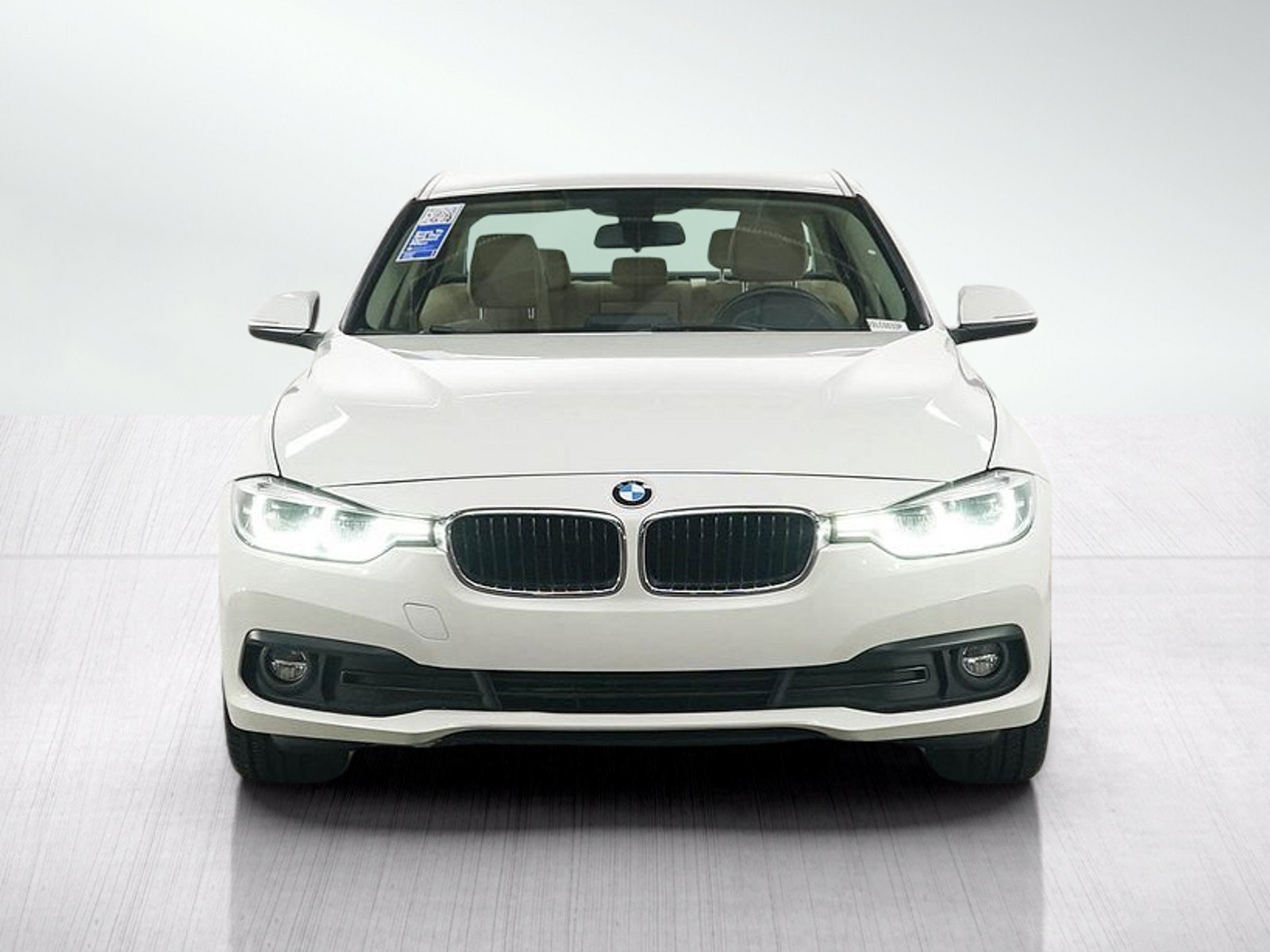 Used 2018 Alpine White BMW 320i xDrive image 8