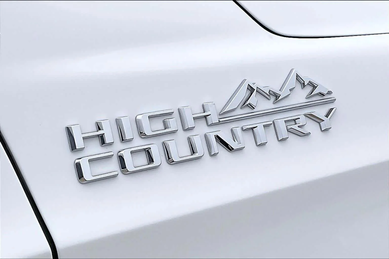 Used 2021 Summit White Chevrolet High Country image 11