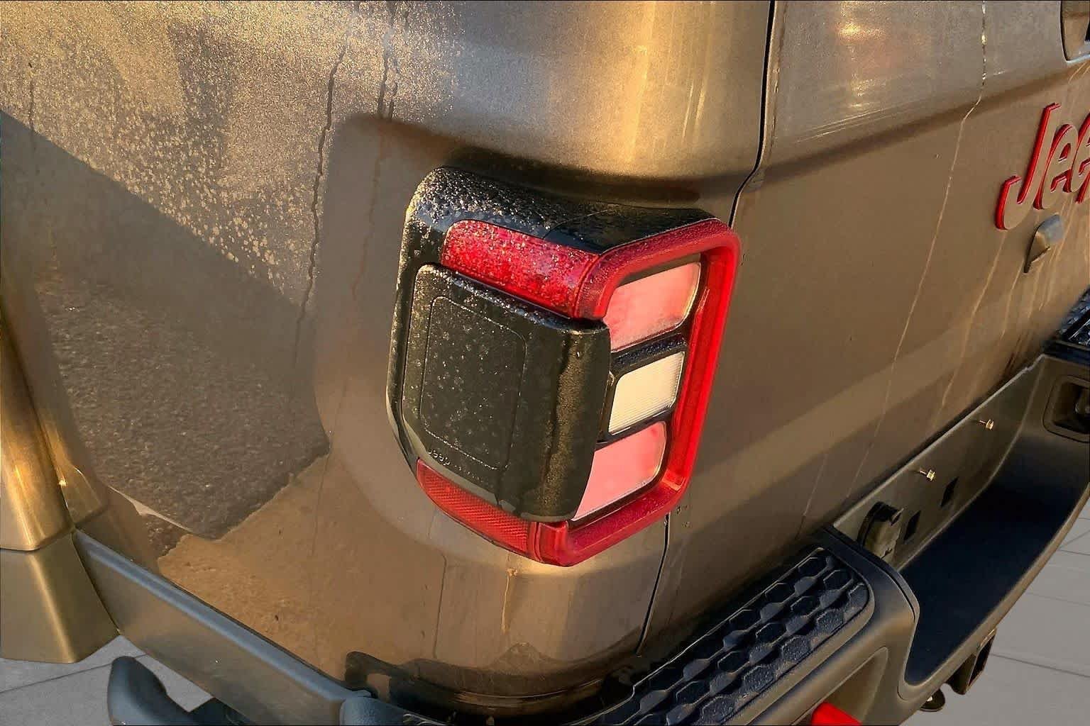 Used 2023 Granite Crystal Metallic Clearcoat Jeep Rubicon image 25