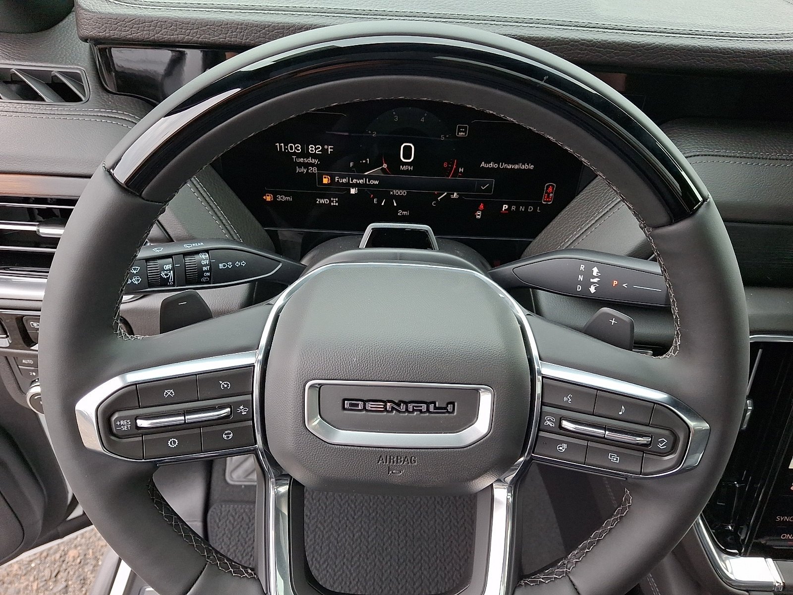 2026 GMC Yukon Denali - Photo 9