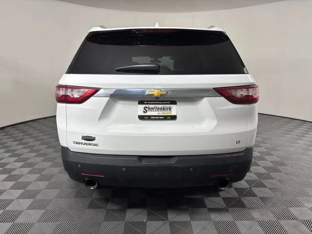 Used 2018 SUMMIT WHITE Chevrolet LT Cloth image 7