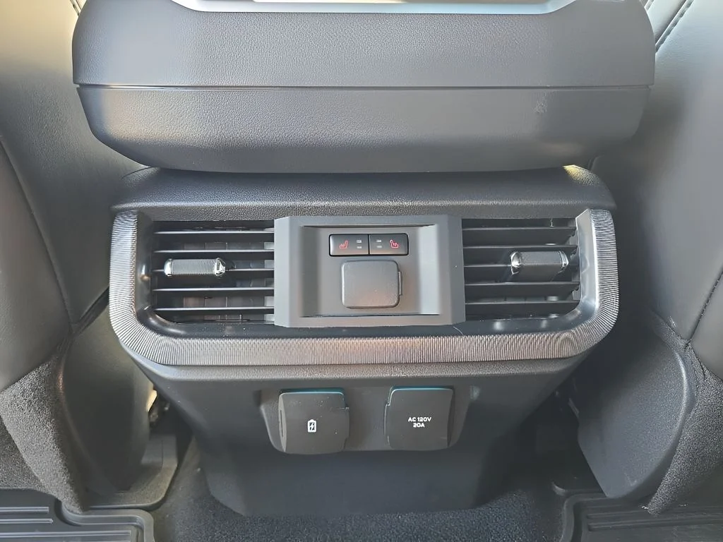 2025 Ford F-150 Platinum - Photo 34