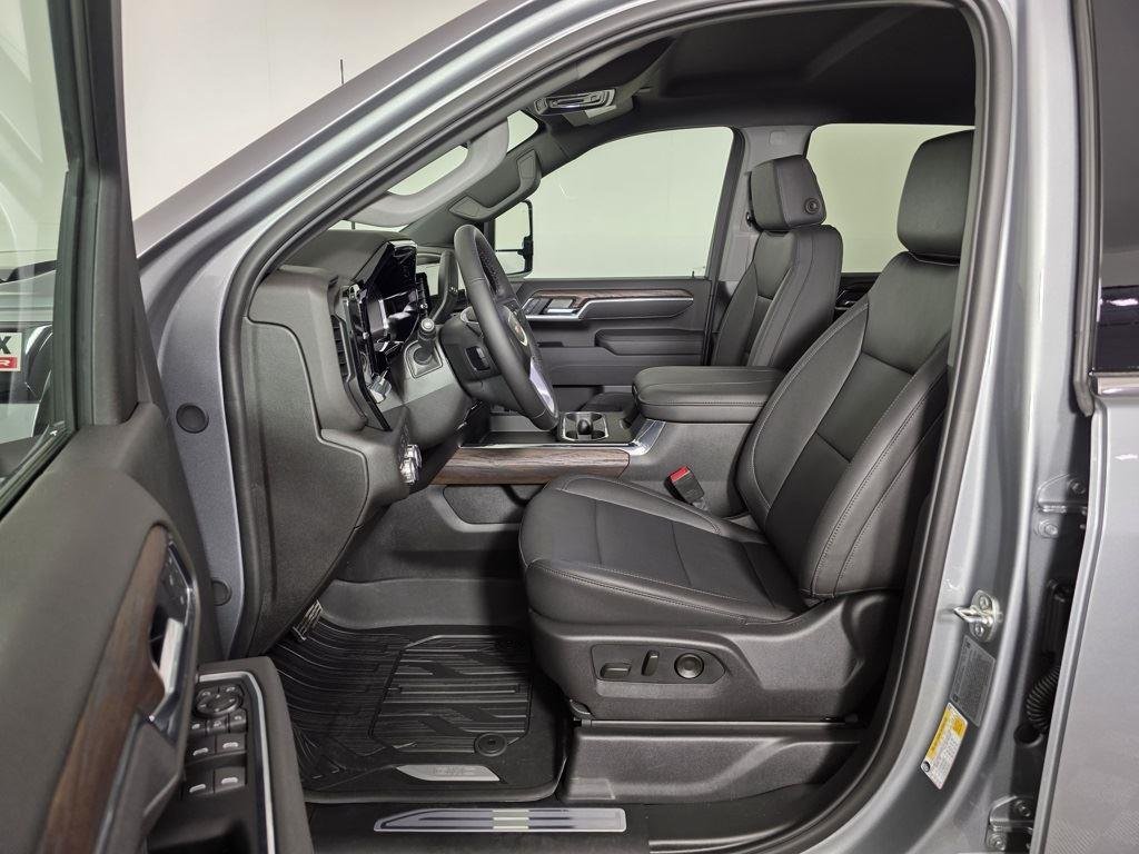 2026 GMC Sierra 2500HD SLT - Photo 11