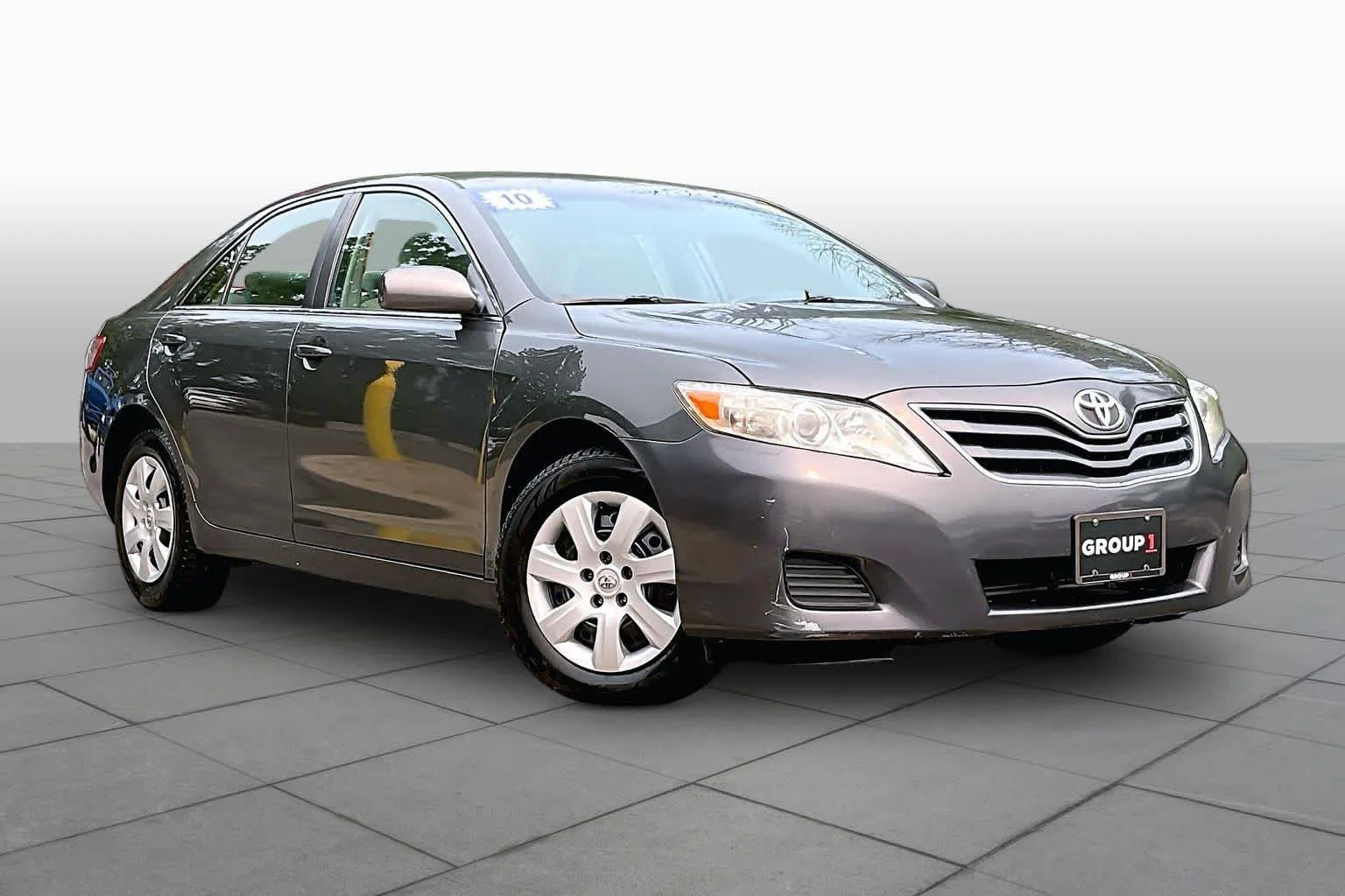 Used 2010 MAGNETIC GRAY MET. Toyota  image 2
