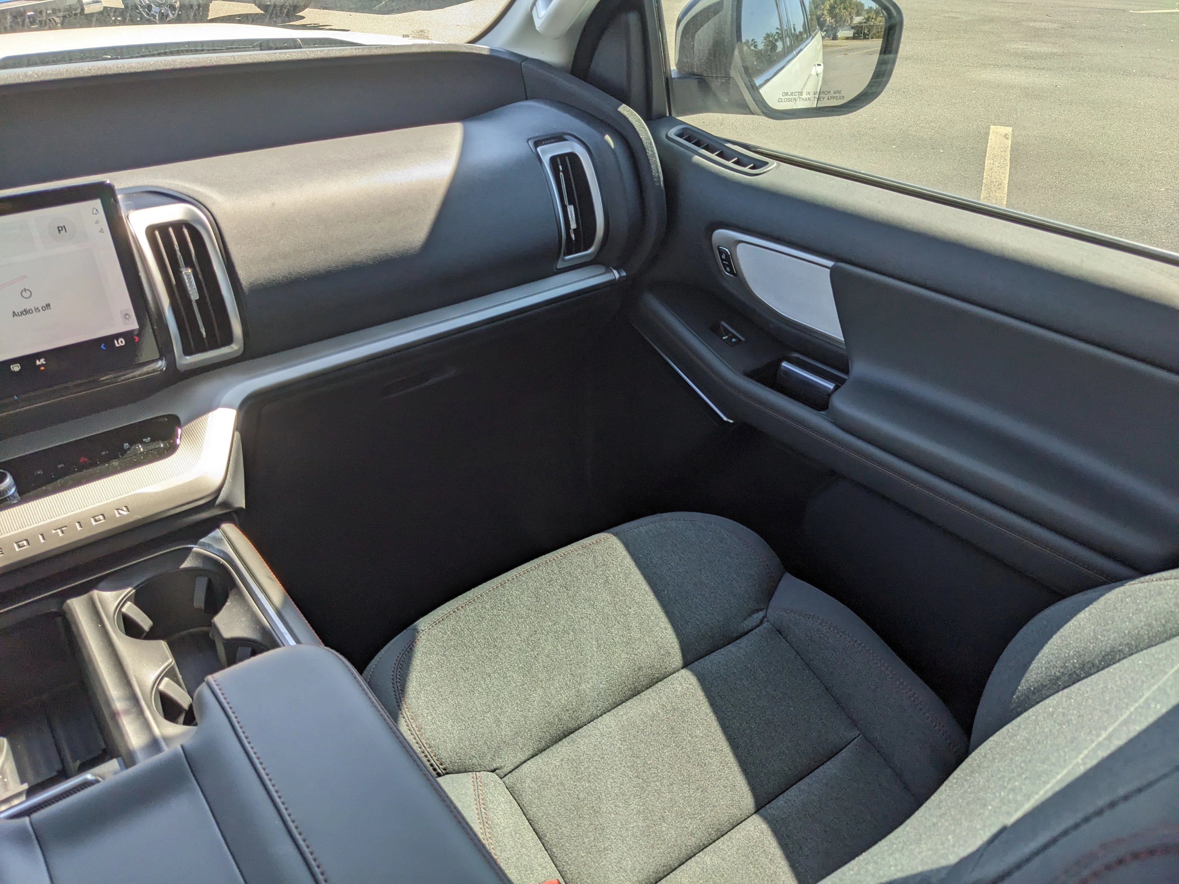 New 2025 Oxford White Ford Active MAX image 15
