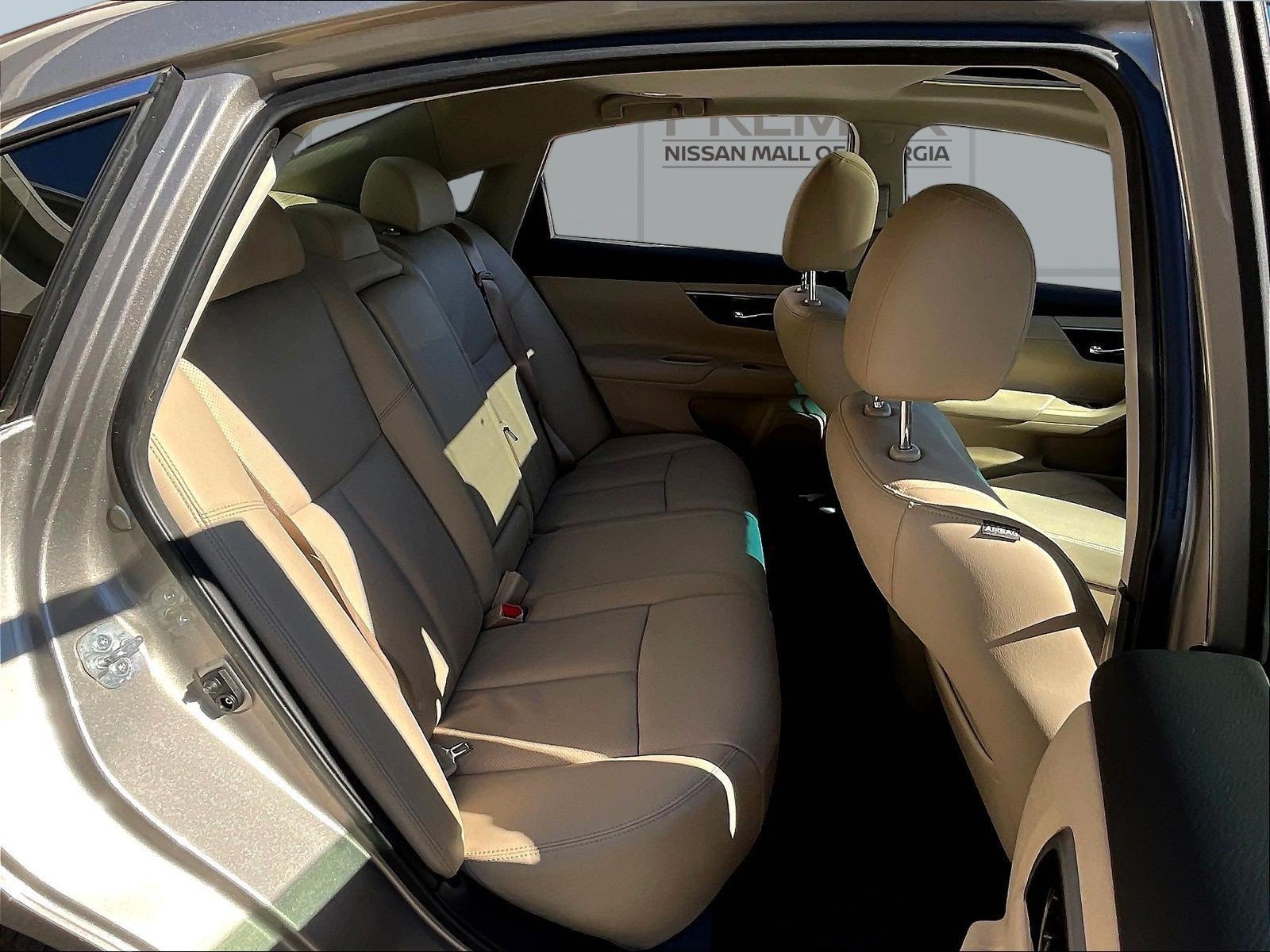 Used 2015 Beige Nissan 3.5 SL image 27
