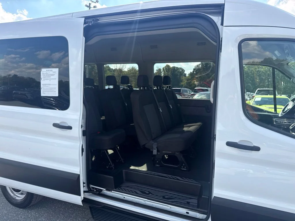 Used 2023 White Ford XL image 23