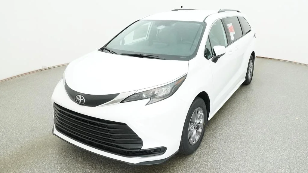 New 2026 Ice Cap Toyota LE image 20