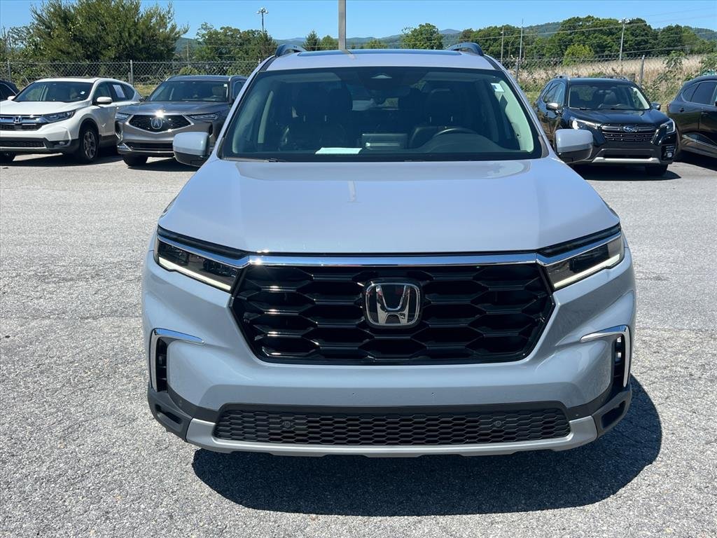 Used 2025 Sonic Gray Pearl Ga Honda Touring image 6