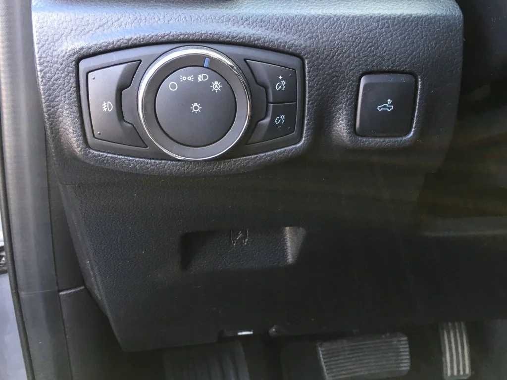 Used 2020 Silver Ford XLT image 19