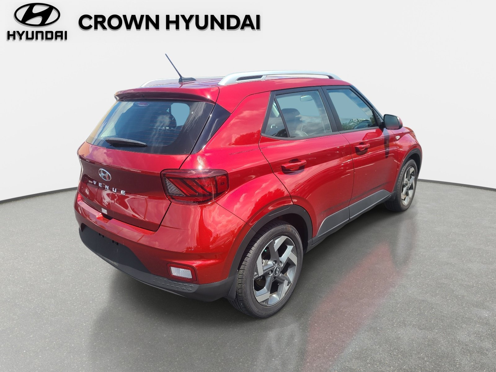 Used 2025 Ultimate Red Hyundai Limited image 4