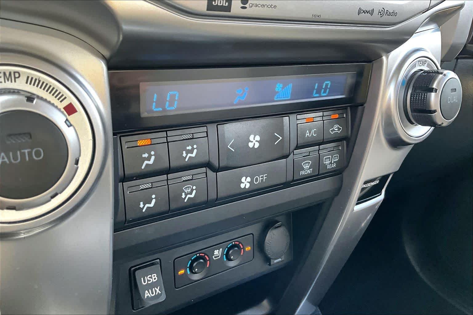 Used 2018 Midnight Black Metallic Toyota Limited image 32