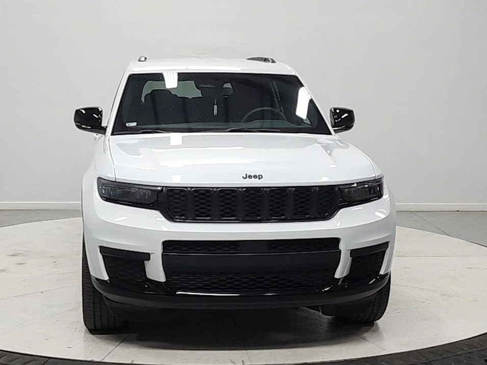 Used 2024 White Jeep Altitude image 2