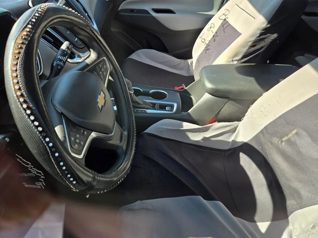 Used 2024 Summit White Chevrolet LS image 4