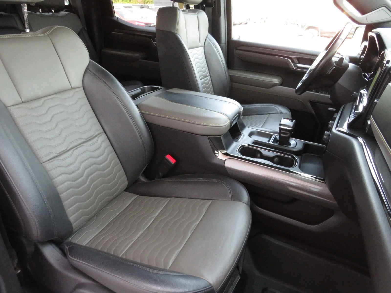 Used 2024 Slate Gray Metallic Chevrolet ZR2 image 28