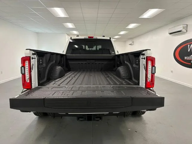 New 2026 Star White Metallic Tri-Coat Ford F-350® Lariat® image 25