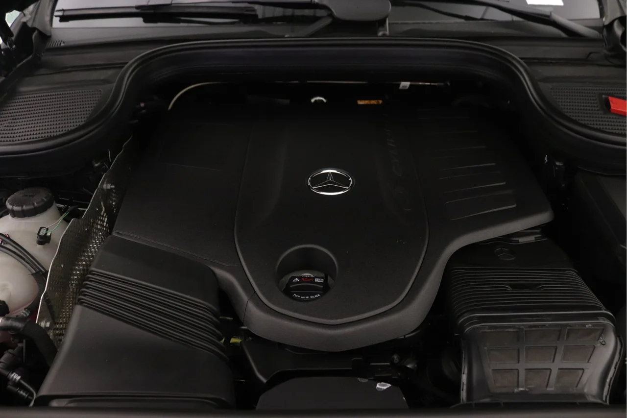 New 2026 Black Mercedes-Benz 450 Coupe 4MATIC® image 9