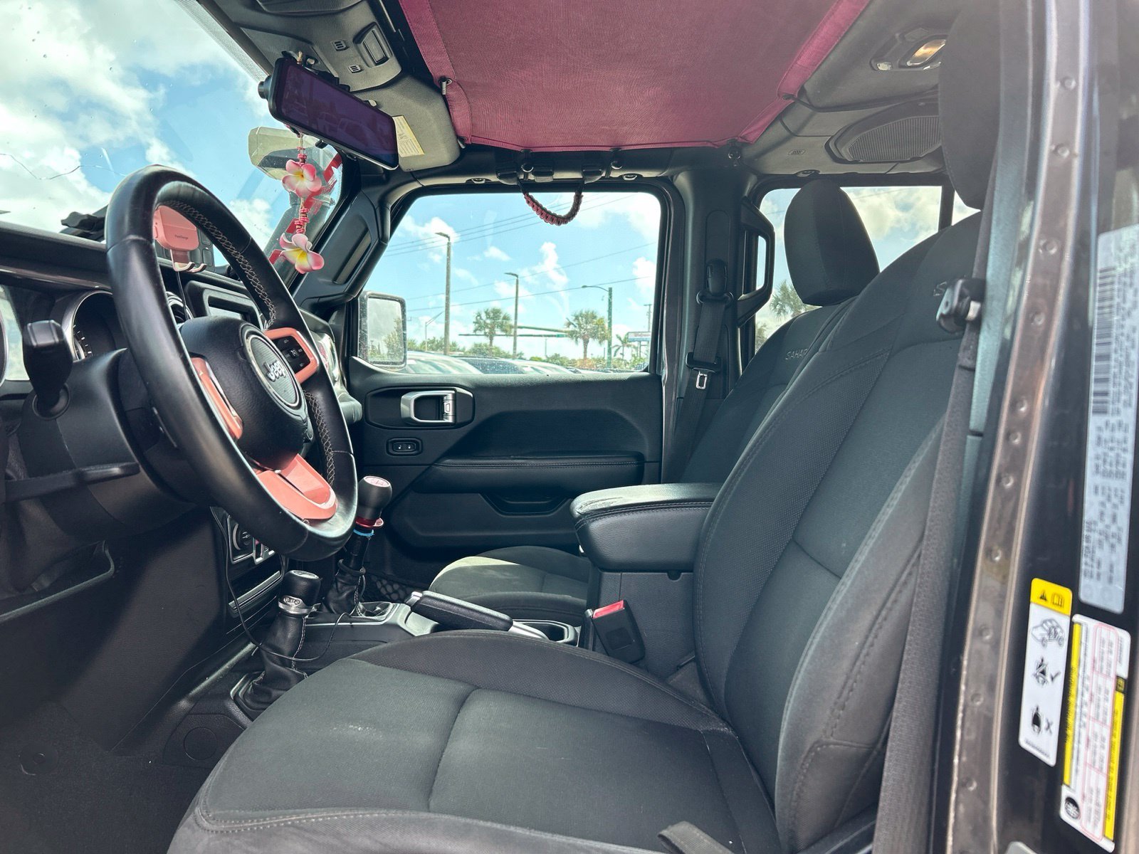 Used 2018 Gray Jeep Unlimited Sahara image 9