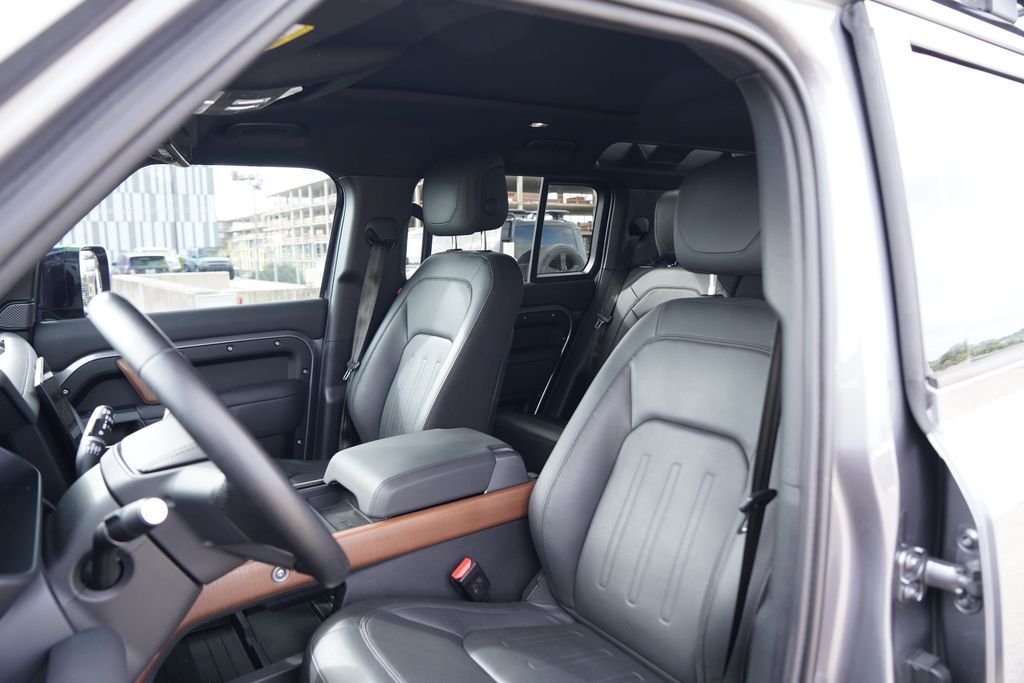 Used 2023 Gray Land Rover X image 11