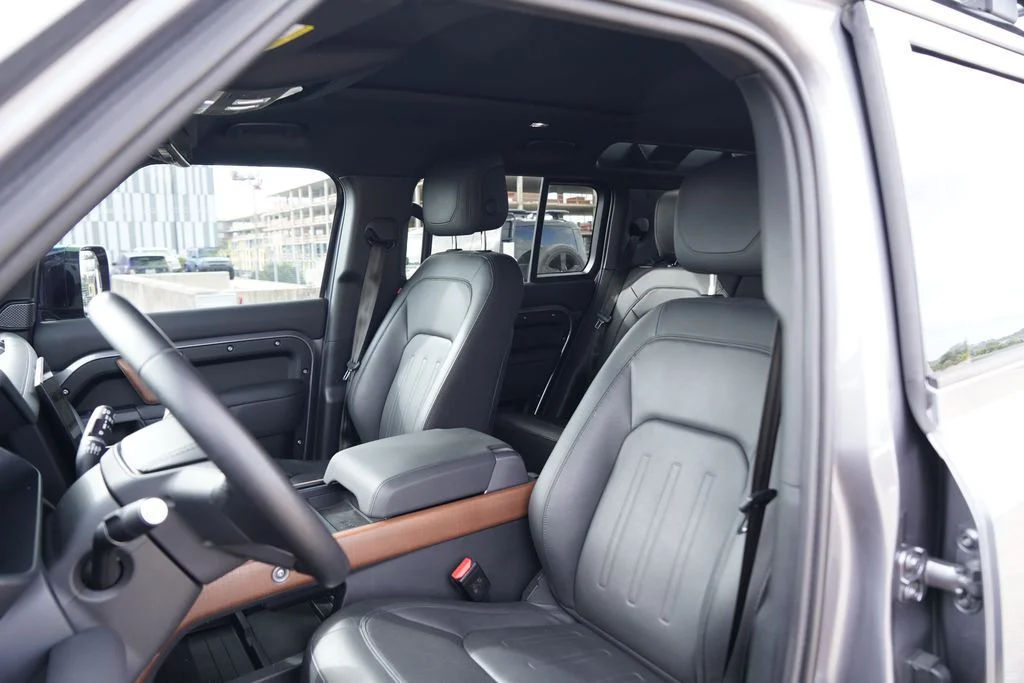 Used 2023 Gray Land Rover X image 11