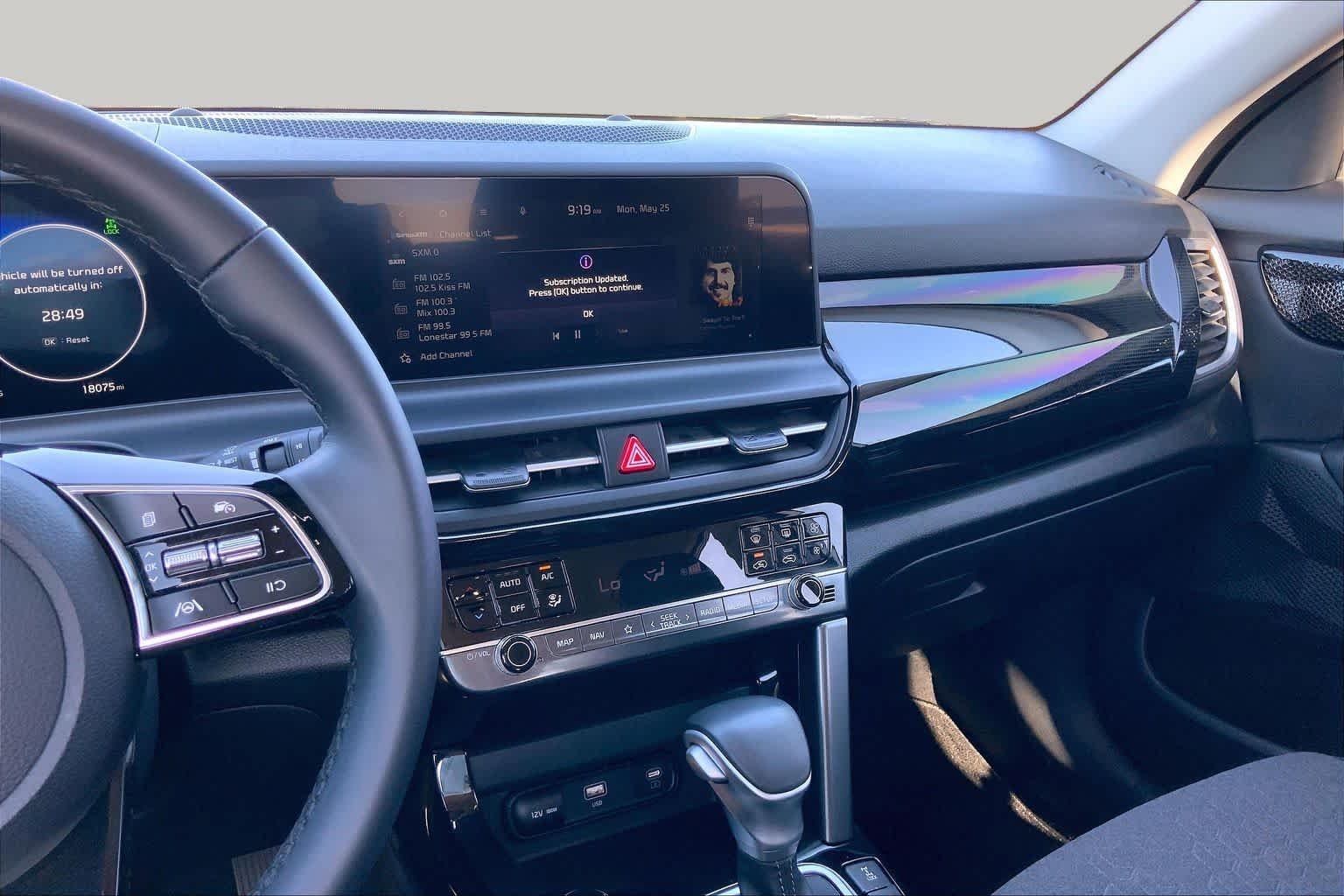 Used 2024 Snow White Pearl Kia X-Line image 7