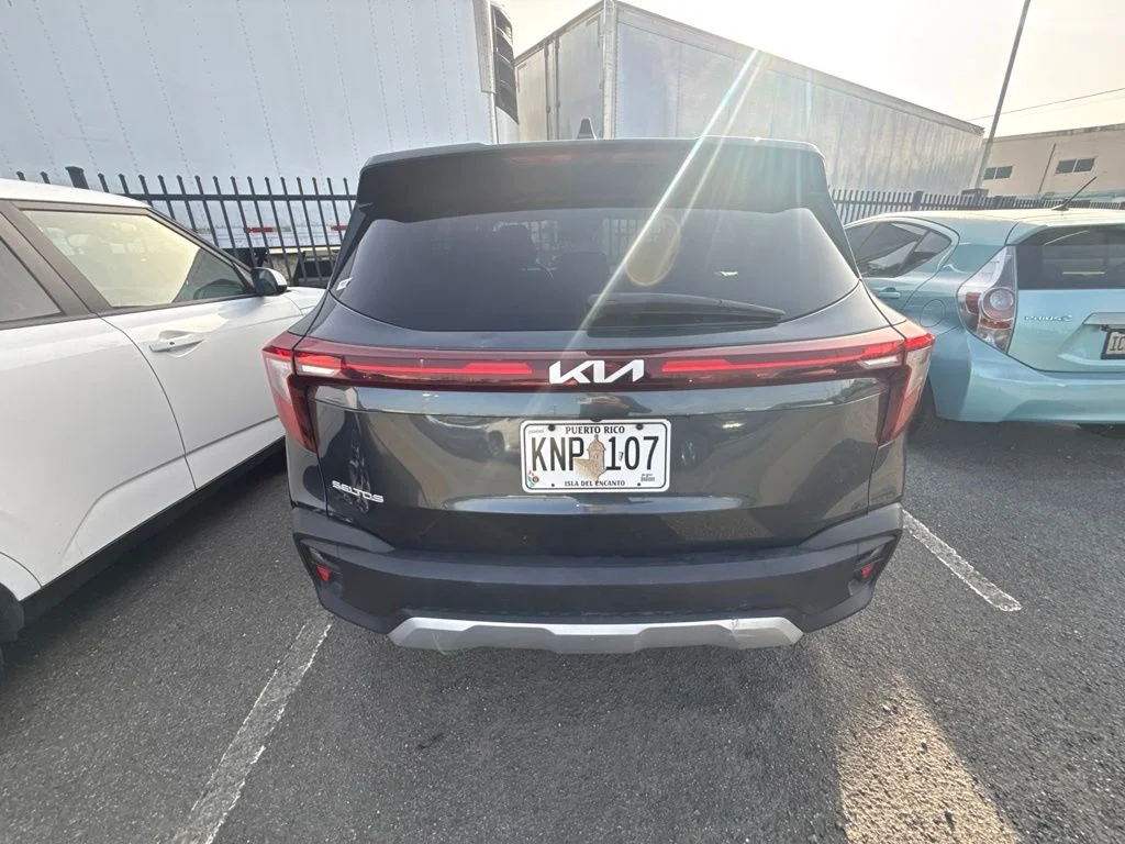Used 2025 Black Kia LX image 6